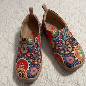 UIN Women's Blossom Slip On Walking Shoes